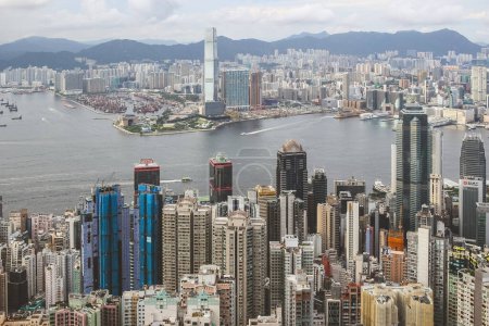 Téléchargez les photos : Gratte-ciel imposants et énergie vibrante à hk, 26 juin 2023 - en image libre de droit