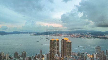 Téléchargez les photos : Le paysage urbain de Hong Kong et Kowloon, 26 juin 2023 - en image libre de droit