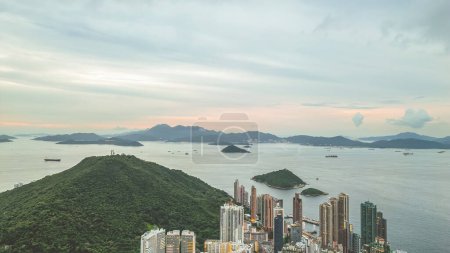 Foto de El paisaje urbano de Hong Kong y Kowloon, 26 de junio de 2023 - Imagen libre de derechos