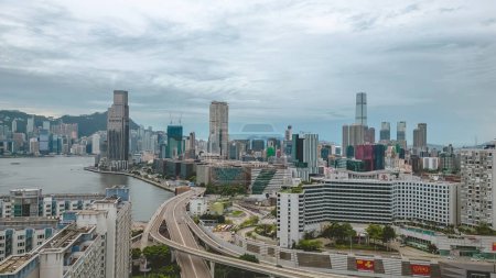 Téléchargez les photos : L'autoroute Hung Hom Bypass Hong Kong, 1 juillet 2023 - en image libre de droit