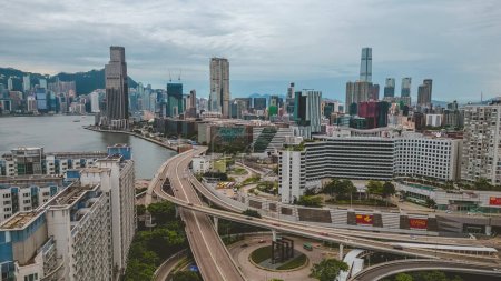 Téléchargez les photos : L'autoroute Hung Hom Bypass Hong Kong, 1 juillet 2023 - en image libre de droit