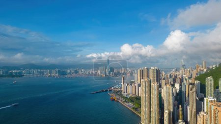 Foto de Kennedy Town situado en el lado occidental de la isla de Hong Kong, mayo 4 2022 - Imagen libre de derechos