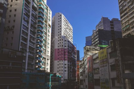 Foto de Kwai Hing es una zona industrial vibrante en Hong Kong 8 de julio 2023 - Imagen libre de derechos
