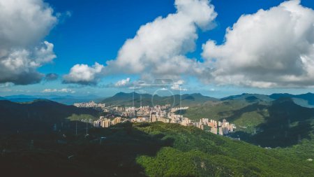 Foto de Shatin es un animado distrito situado en los Nuevos Territorios de Hong Kong. 8 de julio 2023 - Imagen libre de derechos