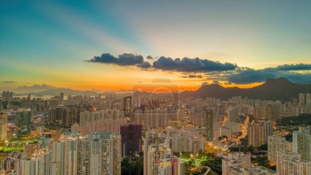 Foto de 12 de julio 2023 Impresionante vista panorámica de Kowloon desde Ping Shan - Imagen libre de derechos