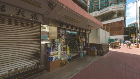 Téléchargez les photos : The Charming To Kwa Wan, un quartier animé de Hong Kong, 14 juillet 2023 - en image libre de droit