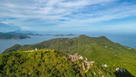 Téléchargez les photos : Belle chaîne de montagnes à Hong Kong, High Junk Peak 20 juillet 2023 - en image libre de droit