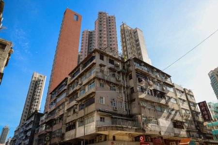 Téléchargez les photos : Le vieux quartier résidentiel de Kowloon City District, Hong Kong 22 juillet 2023 - en image libre de droit