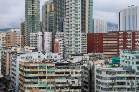 Foto de El paisaje urbano de Hung Hom, situado en la península de Kowloon, el 30 de julio de 2023 - Imagen libre de derechos