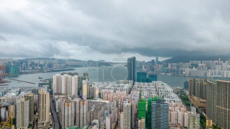 Téléchargez les photos : Le paysage urbain de Hung Hom, situé sur la péninsule de Kowloon, 30 juillet 2023 - en image libre de droit