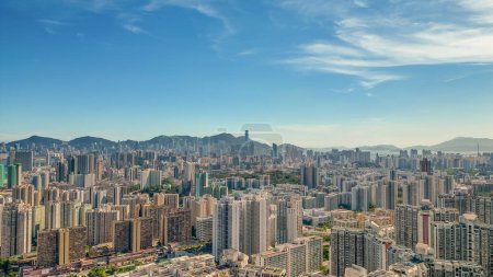 Foto de Kowloon se caracteriza por su mezcla de rascacielos modernos Aug 2 2023 - Imagen libre de derechos