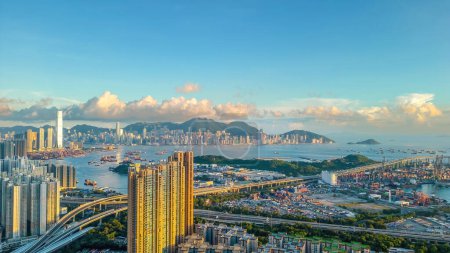 Téléchargez les photos : Les terminaux à conteneurs à Hong Kong sont des composants vitaux 3 août 2023 - en image libre de droit