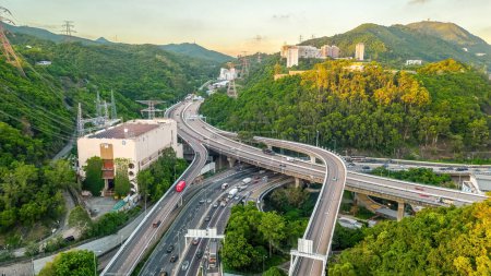 Foto de Tsing Sha Highway es una autopista importante en Hong Kong 3 ago 2023 - Imagen libre de derechos