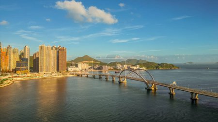 Téléchargez les photos : Cross Bay Link en construction à Tseung Kwan O, 8 août 2023 - en image libre de droit