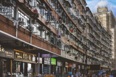 Téléchargez les photos : Les immeubles d'appartements, Le quartier résidentiel de HK, 12 août 2023 - en image libre de droit