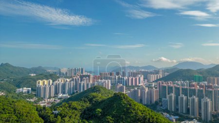 Téléchargez les photos : Tseung Kwan O Skyline, Élégance côtière et dynamique urbaine, 15 août 2023 - en image libre de droit