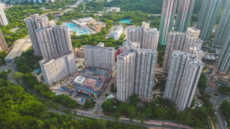Téléchargez les photos : Tseung Kwan O Skyline, Élégance côtière et dynamique urbaine, 15 août 2023 - en image libre de droit