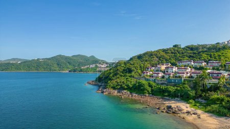 Téléchargez les photos : Bella Vista de l'élégance côtière à Hong Kongs Villa Living, 15 août 2023 - en image libre de droit