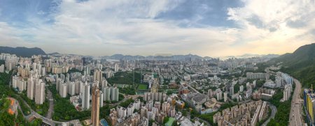 Foto de Kowloon y Hong Kong Skylines Maravillas urbanas en el puerto de Victoria 19 ago 2021 - Imagen libre de derechos