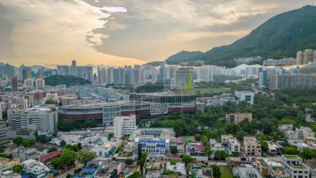 Téléchargez les photos : Paysage urbain de Kowloon Tong où l'énergie urbaine rencontre l'élégance moderne août 19 2023 - en image libre de droit