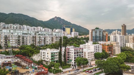 Téléchargez les photos : Résidences à Kowloon Tong Maisons, villas et appartements dans une oasis urbaine 19 août 2023 - en image libre de droit