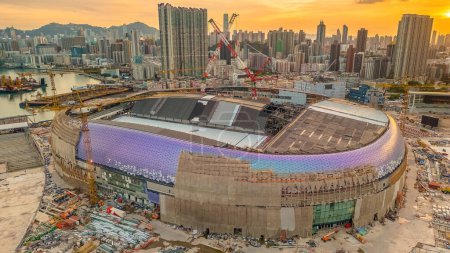 Téléchargez les photos : Stade en construction, Kai Tak Sports Park 3 sept. 2023 - en image libre de droit