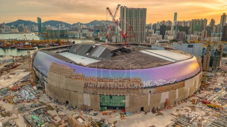 Téléchargez les photos : Stade en construction, Kai Tak Sports Park 3 sept. 2023 - en image libre de droit