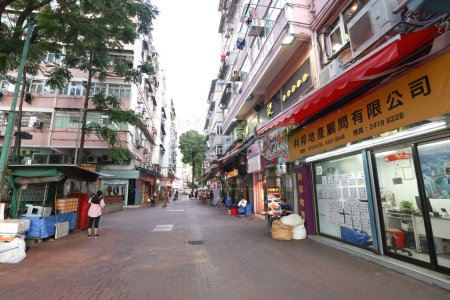 Foto de El próspero centro urbano en el corazón de Tsuen Wan, Hong Kong 23 sept 2023 - Imagen libre de derechos