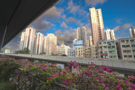 Téléchargez les photos : Hub urbain prospère au cœur de Tsuen Wan, HK 23 sept. 2023 - en image libre de droit