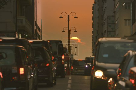 Téléchargez les photos : Austin road avec coucher de soleil à l'automne, hk 30 sept 2023 - en image libre de droit