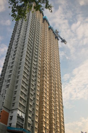 Téléchargez les photos : Immeuble résidentiel sur immeuble à hk Oct 15 2023 - en image libre de droit