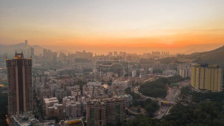 Téléchargez les photos : Photo du 26 octobre 2023 Ouest de Kowloon au crépuscule, Hong Kong - en image libre de droit