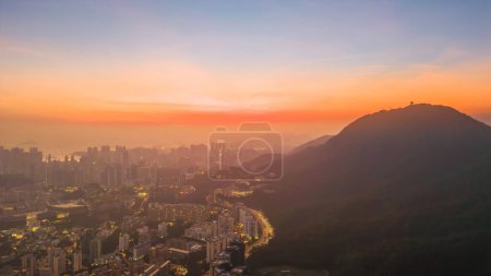 Téléchargez les photos : Photo du 26 octobre 2021 Ouest de Kowloon au crépuscule, Hong Kong - en image libre de droit