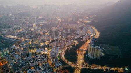 Téléchargez les photos : Photo du 26 octobre 2023 Ouest de Kowloon au crépuscule, Hong Kong - en image libre de droit
