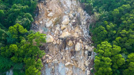 Téléchargez les photos : Shau Kei Wan glissement de terrain, Comprendre les défis naturels en HK Oct 23 2023 - en image libre de droit