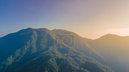 Téléchargez les photos : Vue sur le mont Isolement, le mont Parker et le mont - en image libre de droit
