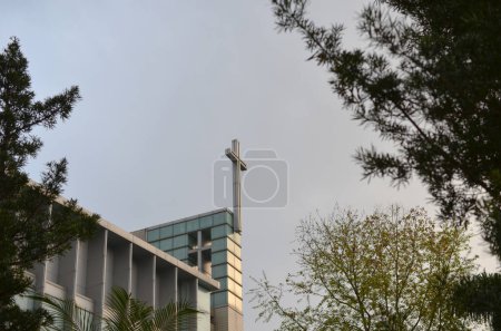 Téléchargez les photos : La Croix au-dessus de l'Eglise à tko 18 Fév 2015 - en image libre de droit