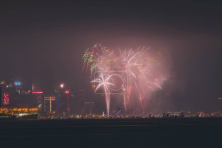 Foto de Espectáculo de fuegos artificiales en Hong Kong - Imagen libre de derechos