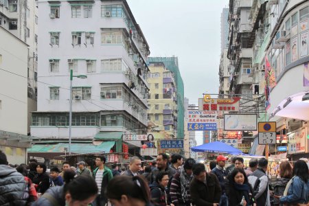 Téléchargez les photos : Apliu Street est une rue dans le Sham Shui Po fév 19 2015 - en image libre de droit