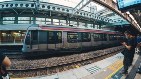 Téléchargez les photos : 22 oct. 2023 un train MTR sur la ligne East Rail - en image libre de droit