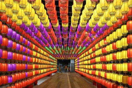 Foto de Oct 4 2023 - Hong Kong: el Festival de la Linterna en Tung Chung Promenade - Imagen libre de derechos