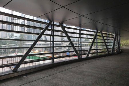 Téléchargez les photos : 2 déc. 2023 - Hong Kong : Intérieur moderne de bureau vide avec vue panoramique sur la ville - en image libre de droit