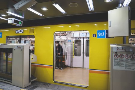 Foto de Tokio Japón La imagen del metro en Japón Nov 30 2023 - Imagen libre de derechos