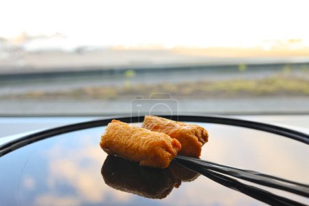 Foto de Deliciosa comida rápida con cocina japonesa Nov 30 2023 - Imagen libre de derechos