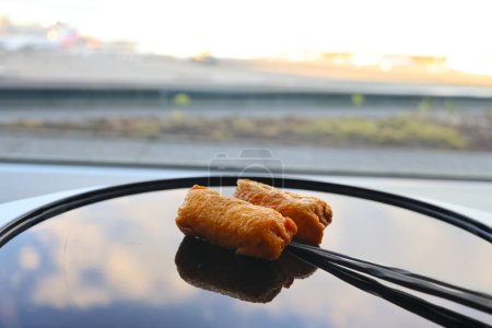Foto de Deliciosa comida rápida con cocina japonesa Nov 30 2023 - Imagen libre de derechos
