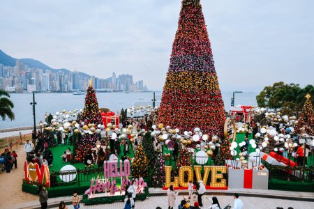 Téléchargez les photos : WinterFest in West Kowloon Cultural District, Hong Kong 21 déc. 2023 - en image libre de droit