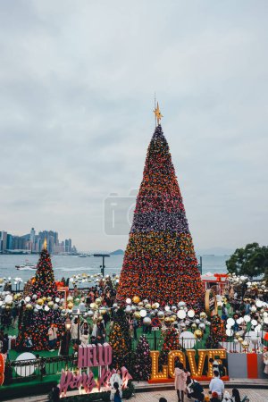 Téléchargez les photos : WinterFest in West Kowloon Cultural District, Hong Kong 21 déc. 2023 - en image libre de droit