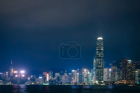 Téléchargez les photos : Vue sur les toits du port de Victoria et de Hong Kong 21 déc 2023 - en image libre de droit