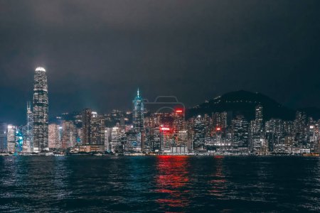 Téléchargez les photos : Vue sur les toits du port de Victoria et de Hong Kong 21 déc 2023 - en image libre de droit