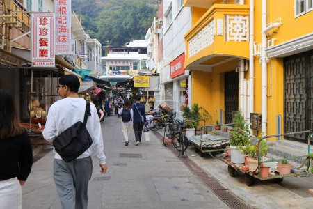 Téléchargez les photos : 30 déc 2023 magasin de Tai O Market Street, Hong Kong - en image libre de droit